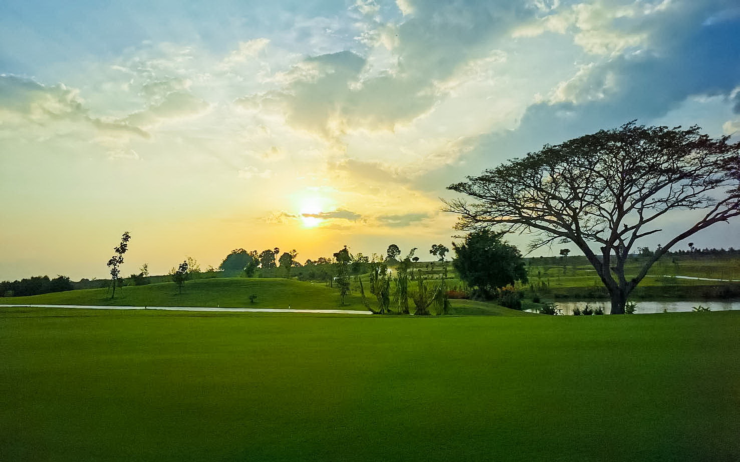 SIAM COUNTRY CLUB - ROLLING HILLS 